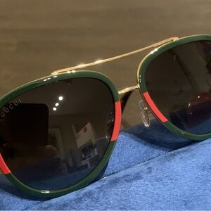 Gucci Aviator Sunglasses with Green and Red Accents GG0062S